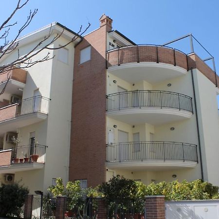 Lungomare Sud Apartamento Alba Adriatica Exterior foto