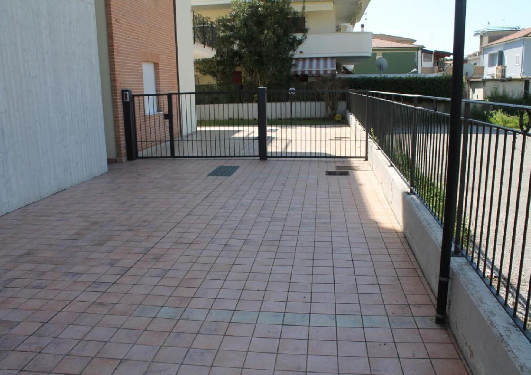 Lungomare Sud Apartamento Alba Adriatica Exterior foto